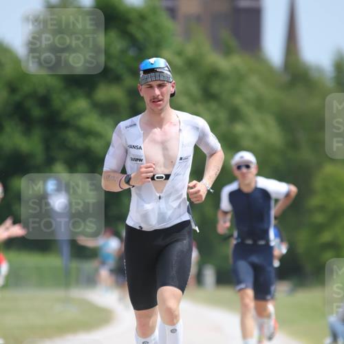 22.06.2025 - Viking Triathlon H.Heesch http://msf.ph/oto/8096468 22.06.2025 13:11:00 Laufen 42, 63, 351, 455 meine-sportfotos.de
