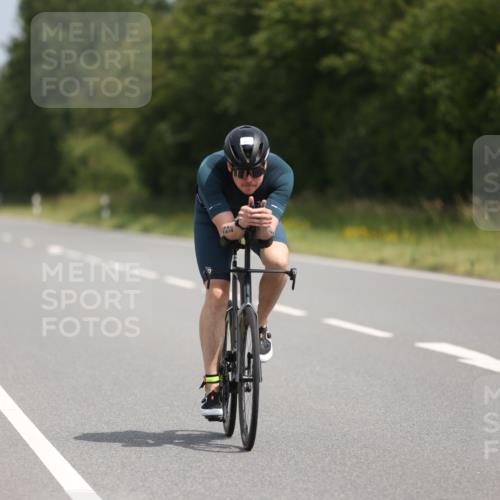 22.06.2025 - Viking Triathlon Yannick Fuchs http://msf.ph/oto/8096491 22.06.2025 11:58:57 Radfahren 81, 100, 214, 435, 460, 464, 483, 492, 527 meine-sportfotos.de