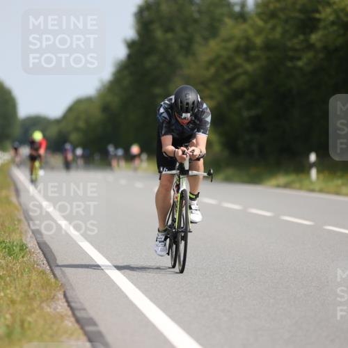 22.06.2025 - Viking Triathlon Yannick Fuchs http://msf.ph/oto/8096520 22.06.2025 11:21:32 Radfahren 50, 70, 127, 296, 387, 469, 522, 550, 643 meine-sportfotos.de