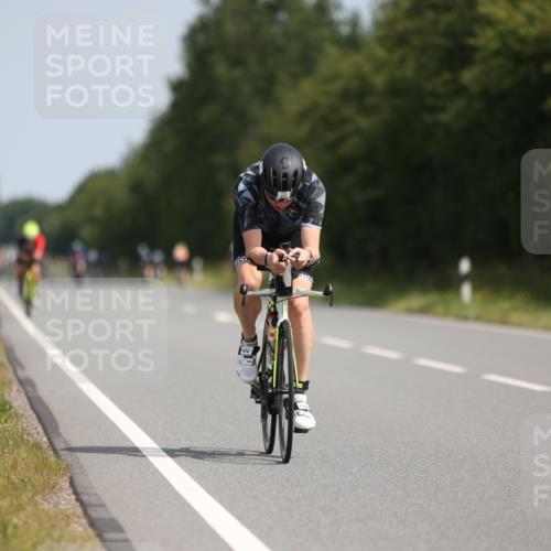 22.06.2025 - Viking Triathlon Yannick Fuchs http://msf.ph/oto/8096525 22.06.2025 11:21:32 Radfahren 50, 70, 127, 296, 387, 469, 522, 550, 643 meine-sportfotos.de