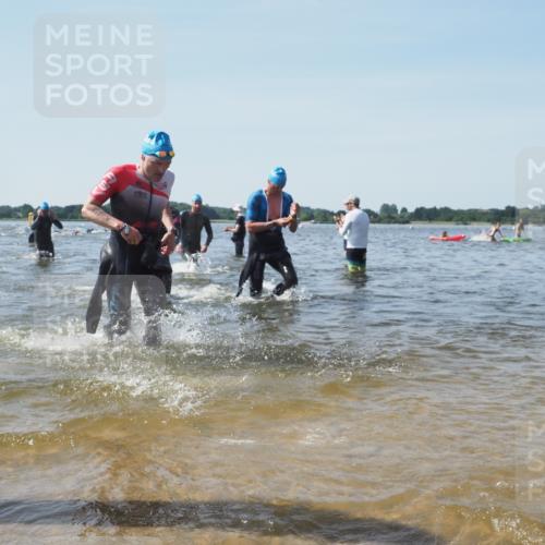22.06.2025 - Viking Triathlon KatJ http://msf.ph/oto/8096649 22.06.2025 10:31:11 Schwimmen 216, 236, 237, 330, 347, 352, 549 meine-sportfotos.de