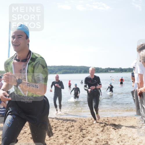 22.06.2025 - Viking Triathlon MichiJ http://msf.ph/oto/8096651 22.06.2025 10:41:49 Schwimmen 58, 142, 194, 199, 220, 221, 625, 629 meine-sportfotos.de