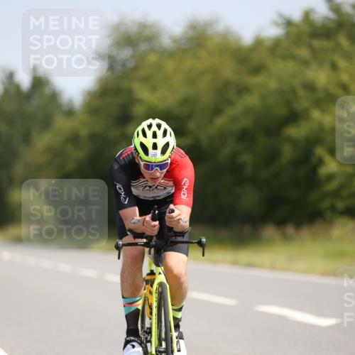 22.06.2025 - Viking Triathlon Yannick Fuchs http://msf.ph/oto/8096654 22.06.2025 11:21:39 Radfahren 135, 300, 387 meine-sportfotos.de