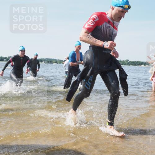 22.06.2025 - Viking Triathlon KatJ http://msf.ph/oto/8096671 22.06.2025 10:31:13 Schwimmen 216, 236, 237, 311, 330, 352, 549 meine-sportfotos.de