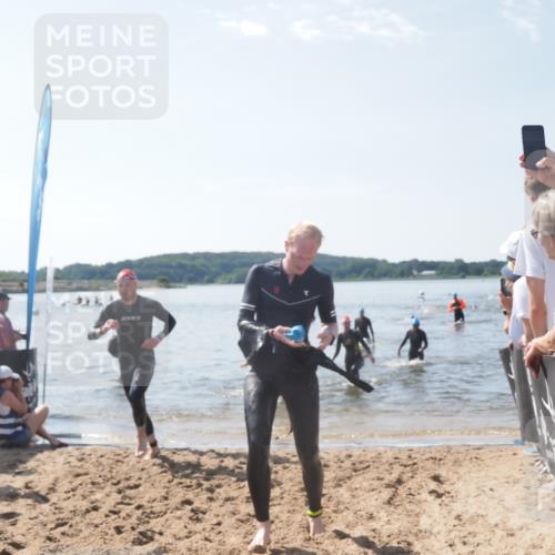 22.06.2025 - Viking Triathlon MichiJ http://msf.ph/oto/8096691 22.06.2025 10:41:50 Schwimmen 58, 142, 194, 199, 221, 625, 629 meine-sportfotos.de