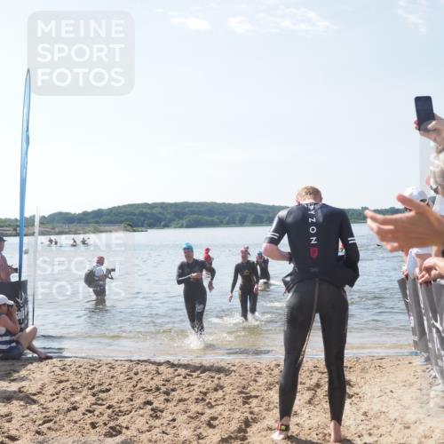 22.06.2025 - Viking Triathlon MichiJ http://msf.ph/oto/8096706 22.06.2025 10:41:52 Schwimmen 58, 142, 159, 199, 221, 625, 629 meine-sportfotos.de