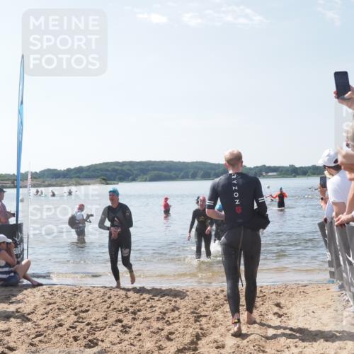 22.06.2025 - Viking Triathlon MichiJ http://msf.ph/oto/8096722 22.06.2025 10:41:54 Schwimmen 58, 142, 159, 199, 221, 625 meine-sportfotos.de