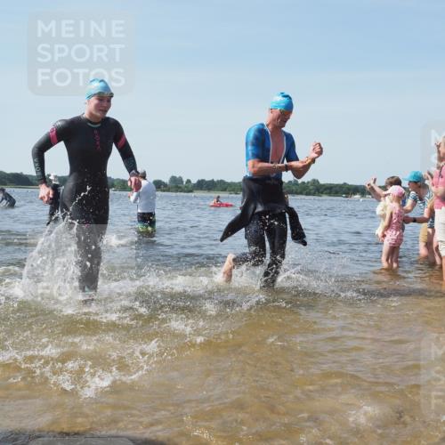 22.06.2025 - Viking Triathlon KatJ http://msf.ph/oto/8096727 22.06.2025 10:31:14 Schwimmen 216, 236, 237, 311, 330, 352, 549 meine-sportfotos.de