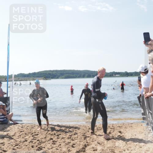 22.06.2025 - Viking Triathlon MichiJ http://msf.ph/oto/8096736 22.06.2025 10:41:54 Schwimmen 58, 142, 159, 199, 221, 625 meine-sportfotos.de