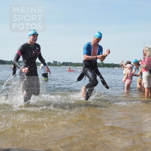 22.06.2025 - Viking Triathlon KatJ http://msf.ph/oto/8096740 22.06.2025 10:31:14 Schwimmen 216, 236, 237, 311, 330, 352, 549 meine-sportfotos.de