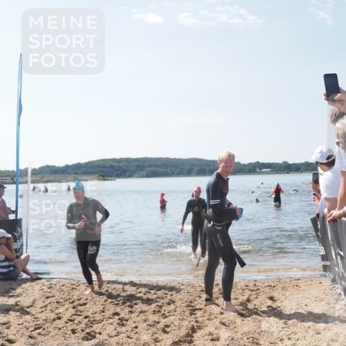 22.06.2025 - Viking Triathlon MichiJ http://msf.ph/oto/8096746 22.06.2025 10:41:54 Schwimmen 58, 142, 159, 199, 221, 625 meine-sportfotos.de