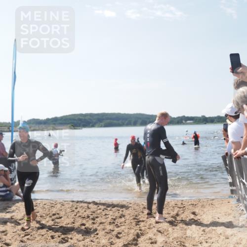 22.06.2025 - Viking Triathlon MichiJ http://msf.ph/oto/8096770 22.06.2025 10:41:55 Schwimmen 58, 142, 159, 199, 221, 625 meine-sportfotos.de