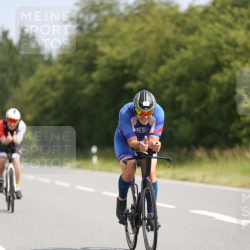 22.06.2025 - Viking Triathlon Yannick Fuchs http://msf.ph/oto/8096772 22.06.2025 11:21:44 Radfahren 135, 297, 300 meine-sportfotos.de
