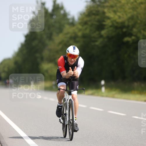 22.06.2025 - Viking Triathlon Yannick Fuchs http://msf.ph/oto/8096786 22.06.2025 11:21:45 Radfahren 135, 297, 300 meine-sportfotos.de