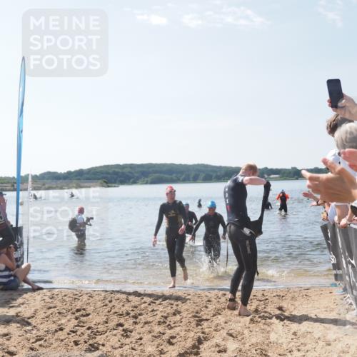22.06.2025 - Viking Triathlon MichiJ http://msf.ph/oto/8096800 22.06.2025 10:41:56 Schwimmen 58, 159, 199, 221, 625 meine-sportfotos.de