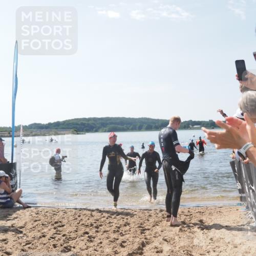 22.06.2025 - Viking Triathlon MichiJ http://msf.ph/oto/8096811 22.06.2025 10:41:57 Schwimmen 58, 159, 199, 221, 625 meine-sportfotos.de