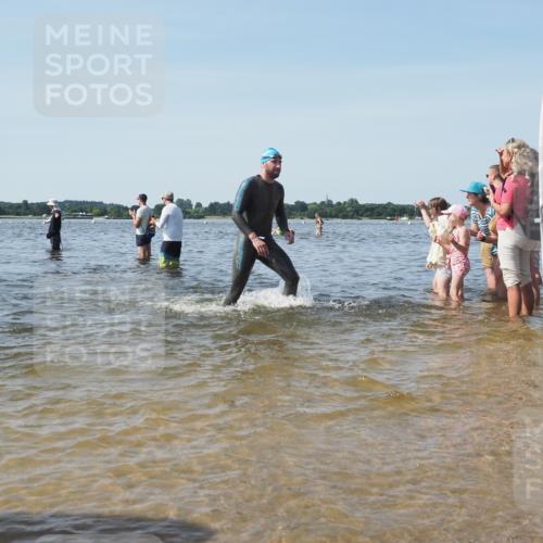 22.06.2025 - Viking Triathlon KatJ http://msf.ph/oto/8096812 22.06.2025 10:31:16 Schwimmen 8, 216, 236, 237, 311, 330, 549 meine-sportfotos.de