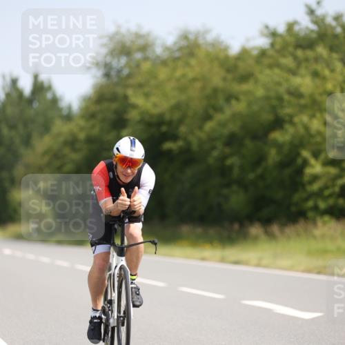 22.06.2025 - Viking Triathlon Yannick Fuchs http://msf.ph/oto/8096813 22.06.2025 11:21:45 Radfahren 135, 297, 300 meine-sportfotos.de