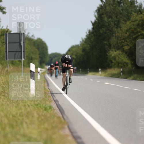 22.06.2025 - Viking Triathlon Yannick Fuchs http://msf.ph/oto/8096843 22.06.2025 11:21:48 Radfahren 135, 297, 300 meine-sportfotos.de