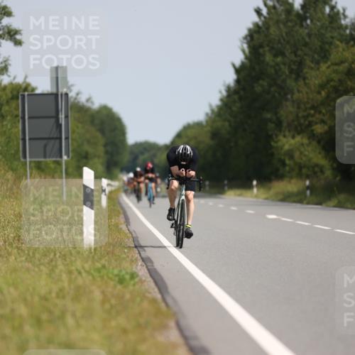 22.06.2025 - Viking Triathlon Yannick Fuchs http://msf.ph/oto/8096854 22.06.2025 11:21:48 Radfahren 135, 297, 300 meine-sportfotos.de