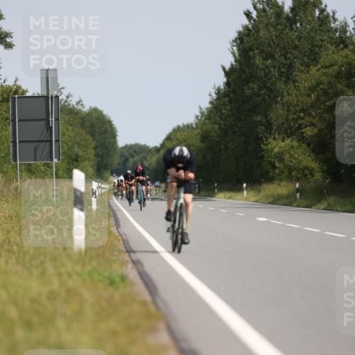 22.06.2025 - Viking Triathlon Yannick Fuchs http://msf.ph/oto/8096863 22.06.2025 11:21:48 Radfahren 135, 297, 300 meine-sportfotos.de