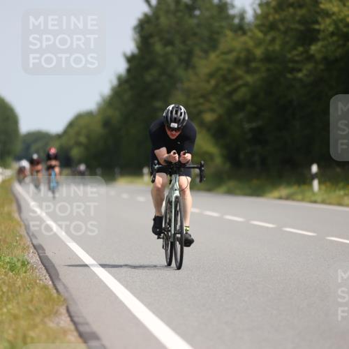 22.06.2025 - Viking Triathlon Yannick Fuchs http://msf.ph/oto/8096873 22.06.2025 11:21:49 Radfahren 135, 297, 300, 304 meine-sportfotos.de