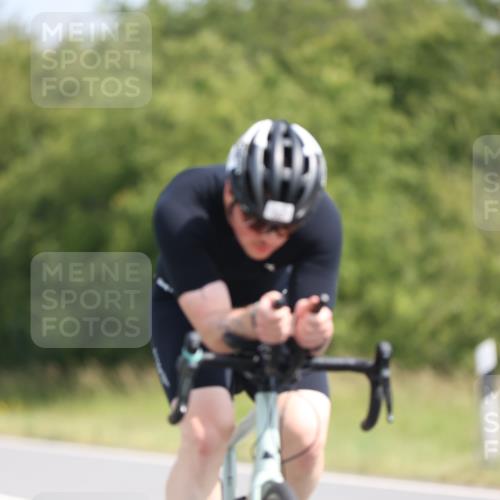 22.06.2025 - Viking Triathlon Yannick Fuchs http://msf.ph/oto/8096932 22.06.2025 11:21:51 Radfahren 80, 297, 304 meine-sportfotos.de