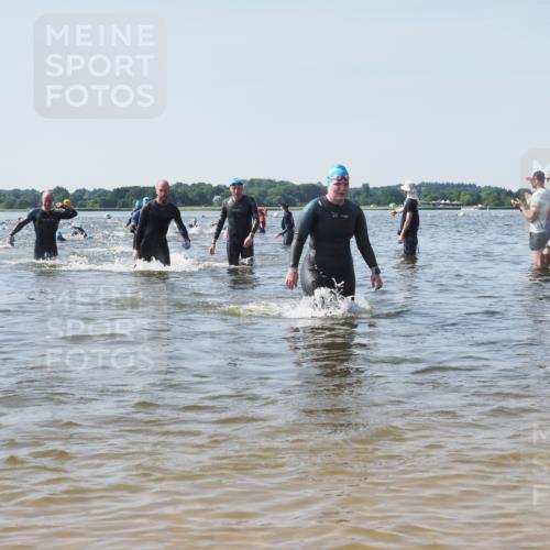 22.06.2025 - Viking Triathlon KatJ http://msf.ph/oto/8096964 22.06.2025 10:31:26 Schwimmen 3, 8, 236, 311, 469, 613, 648 meine-sportfotos.de