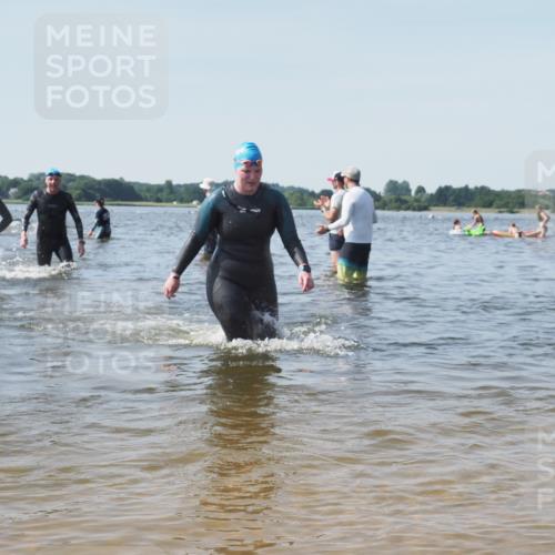 22.06.2025 - Viking Triathlon KatJ http://msf.ph/oto/8097044 22.06.2025 10:31:28 Schwimmen 3, 8, 236, 311, 340, 469, 613, 648 meine-sportfotos.de