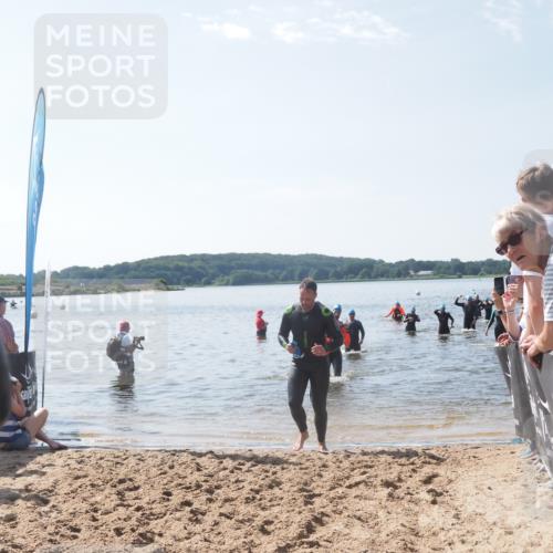 22.06.2025 - Viking Triathlon MichiJ http://msf.ph/oto/8097054 22.06.2025 10:42:11 Schwimmen 16, 78, 159, 281, 290, 326, 460, 465 meine-sportfotos.de
