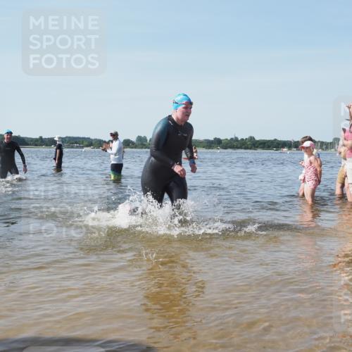 22.06.2025 - Viking Triathlon KatJ http://msf.ph/oto/8097077 22.06.2025 10:31:29 Schwimmen 3, 8, 137, 236, 311, 340, 469, 613, 648 meine-sportfotos.de