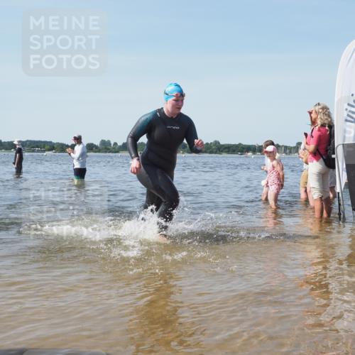 22.06.2025 - Viking Triathlon KatJ http://msf.ph/oto/8097094 22.06.2025 10:31:29 Schwimmen 3, 8, 137, 236, 311, 340, 469, 613, 648 meine-sportfotos.de