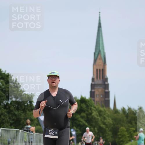 22.06.2025 - Viking Triathlon H.Heesch http://msf.ph/oto/8097114 22.06.2025 13:12:24 Laufen 532, 556 meine-sportfotos.de