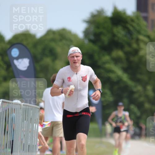 22.06.2025 - Viking Triathlon H.Heesch http://msf.ph/oto/8097146 22.06.2025 13:12:28 Laufen 532, 556 meine-sportfotos.de