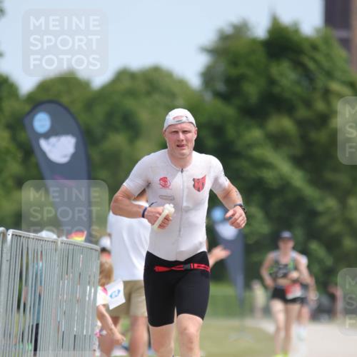 22.06.2025 - Viking Triathlon H.Heesch http://msf.ph/oto/8097152 22.06.2025 13:12:28 Laufen 532, 556 meine-sportfotos.de