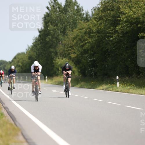 22.06.2025 - Viking Triathlon Yannick Fuchs http://msf.ph/oto/8097153 22.06.2025 11:22:04 Radfahren 1, 80, 101, 187, 323, 455 meine-sportfotos.de