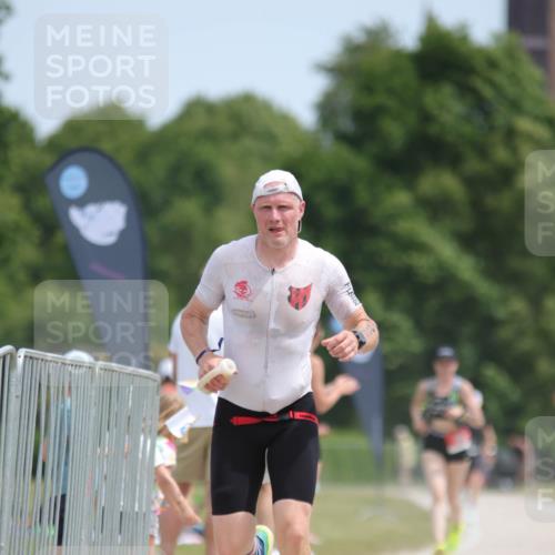 22.06.2025 - Viking Triathlon H.Heesch http://msf.ph/oto/8097161 22.06.2025 13:12:28 Laufen 532, 556 meine-sportfotos.de