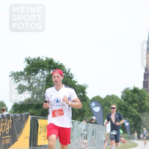 22.06.2025 - Viking Triathlon H.Heesch http://msf.ph/oto/8097173 22.06.2025 13:27:25 Laufen 152, 275, 376, 657 meine-sportfotos.de