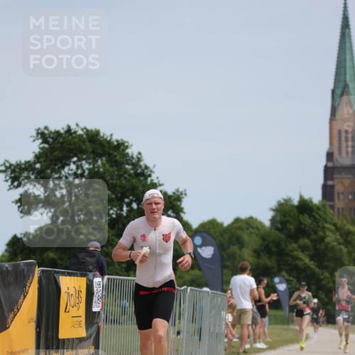 22.06.2025 - Viking Triathlon H.Heesch http://msf.ph/oto/8097180 22.06.2025 13:12:30 Laufen 532, 556 meine-sportfotos.de