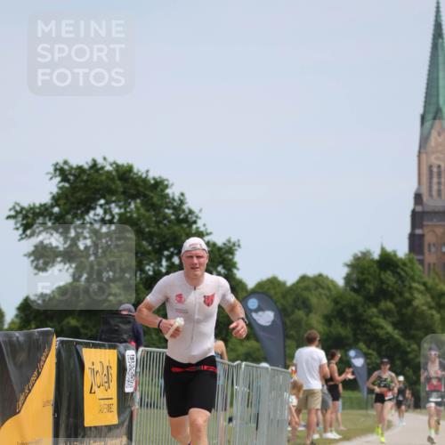 22.06.2025 - Viking Triathlon H.Heesch http://msf.ph/oto/8097185 22.06.2025 13:12:30 Laufen 532, 556 meine-sportfotos.de