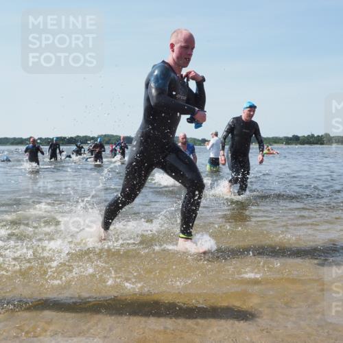 22.06.2025 - Viking Triathlon KatJ http://msf.ph/oto/8097317 22.06.2025 10:31:35 Schwimmen 3, 8, 98, 137, 158, 189, 340, 350, 469, 613, 648 meine-sportfotos.de