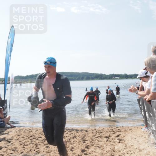 22.06.2025 - Viking Triathlon MichiJ http://msf.ph/oto/8097320 22.06.2025 10:42:33 Schwimmen 55, 65, 171, 192, 318, 427 meine-sportfotos.de