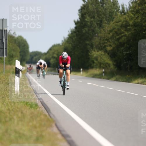 22.06.2025 - Viking Triathlon Yannick Fuchs http://msf.ph/oto/8097321 22.06.2025 11:22:11 Radfahren 42, 101, 187, 323, 455, 473, 490, 661 meine-sportfotos.de
