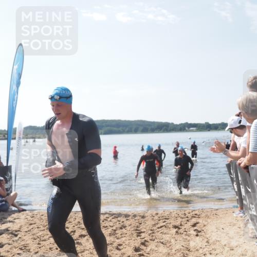 22.06.2025 - Viking Triathlon MichiJ http://msf.ph/oto/8097333 22.06.2025 10:42:33 Schwimmen 55, 65, 171, 192, 318, 427 meine-sportfotos.de