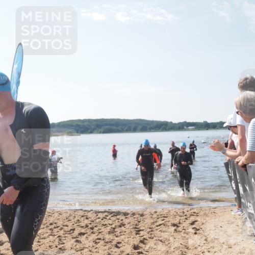 22.06.2025 - Viking Triathlon MichiJ http://msf.ph/oto/8097337 22.06.2025 10:42:33 Schwimmen 55, 65, 171, 192, 318, 427 meine-sportfotos.de