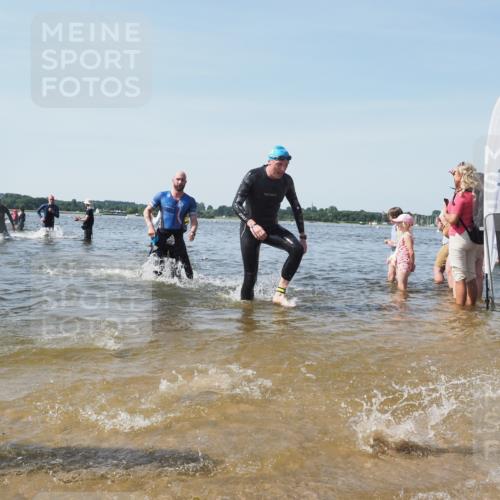 22.06.2025 - Viking Triathlon KatJ http://msf.ph/oto/8097349 22.06.2025 10:31:35 Schwimmen 3, 8, 98, 137, 158, 189, 340, 350, 469, 613, 648 meine-sportfotos.de