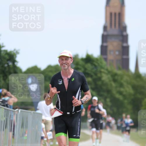 22.06.2025 - Viking Triathlon H.Heesch http://msf.ph/oto/8097400 22.06.2025 13:13:05 Laufen 113, 226, 610 meine-sportfotos.de