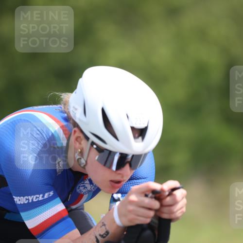 22.06.2025 - Viking Triathlon Yannick Fuchs http://msf.ph/oto/8097443 22.06.2025 11:59:54 Radfahren 64, 103, 207, 223, 230, 610 meine-sportfotos.de