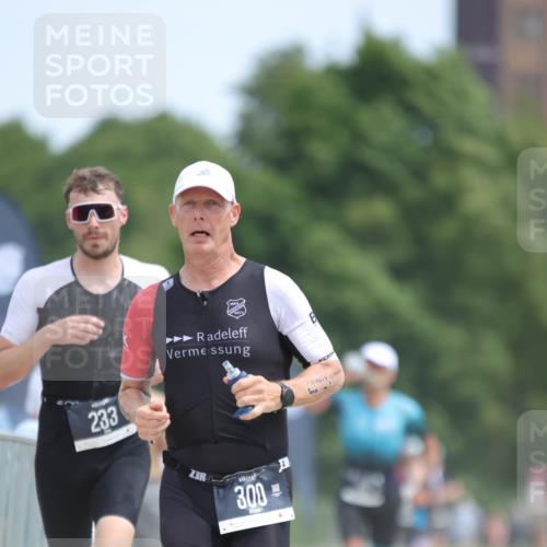 22.06.2025 - Viking Triathlon H.Heesch http://msf.ph/oto/8097444 22.06.2025 13:13:11 Laufen 226, 233, 300, 610 meine-sportfotos.de
