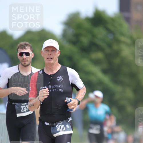 22.06.2025 - Viking Triathlon H.Heesch http://msf.ph/oto/8097447 22.06.2025 13:13:11 Laufen 226, 233, 300, 610 meine-sportfotos.de